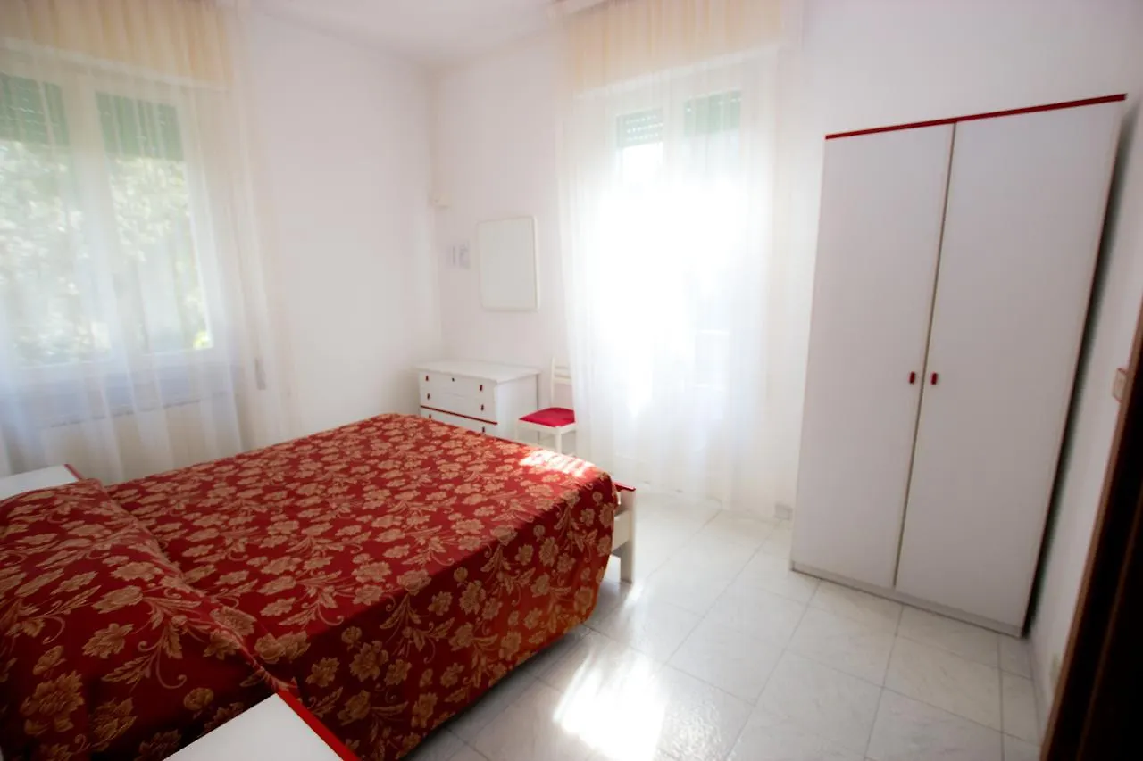 Villa Olga Marina di Massa 2*,