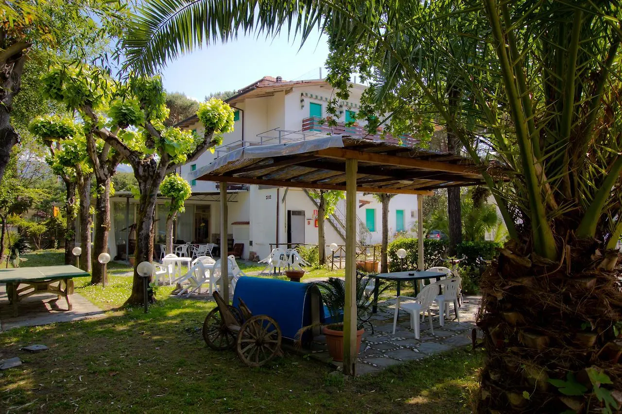 Villa Olga Marina di Massa 2*,  Italy
