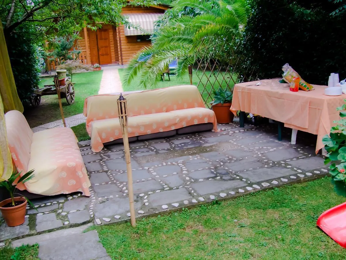 Villa Olga Marina di Massa Hotel