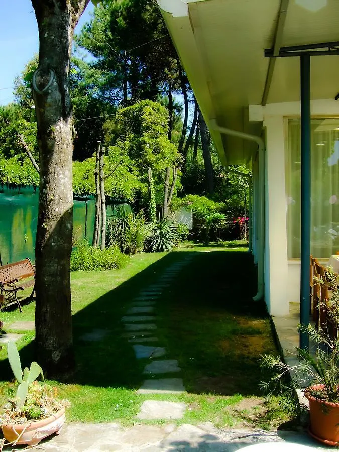Villa Olga Marina di Massa Hotel